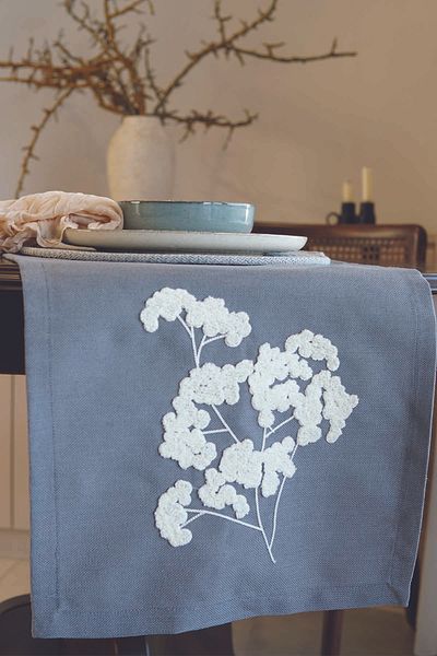 Pilloveland Runner Punch Embroidered and Linen Look - 38*130 cm - Sakura