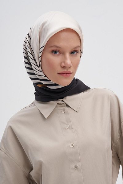 carell Geometry Black Mulbary Silk Scarf