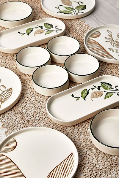 Kitchen Life 14 Piece 6-Person Flower of Peace Stackable Breakfast Set - Breakfast Presentation Plate