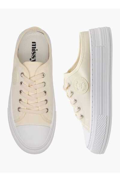 Missy حذاء رياضي سهل الارتداء مزين بشعار مع تفاصيل من الدانتيل