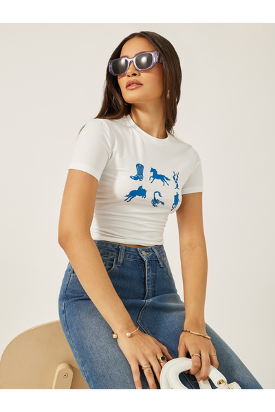 Styli تي شيرت بطبعة جرافيكية ورقبة دائرية