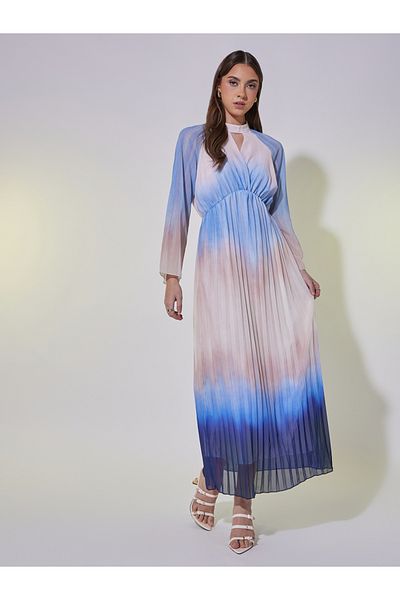 Styli Ombre Accordion Pleated A-Line Maxi Dress