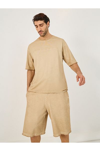 Styli Heavy Terry Acid Washed T-Shirt and Raw Hem Detail Short Co-Ords