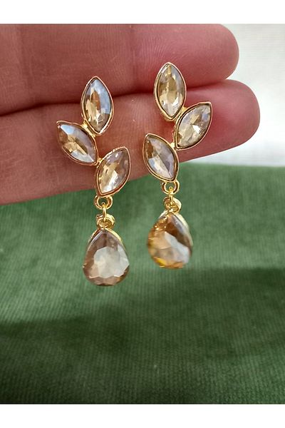 mos&more Honey Color Gold Crystal Stone Leaf Earrings