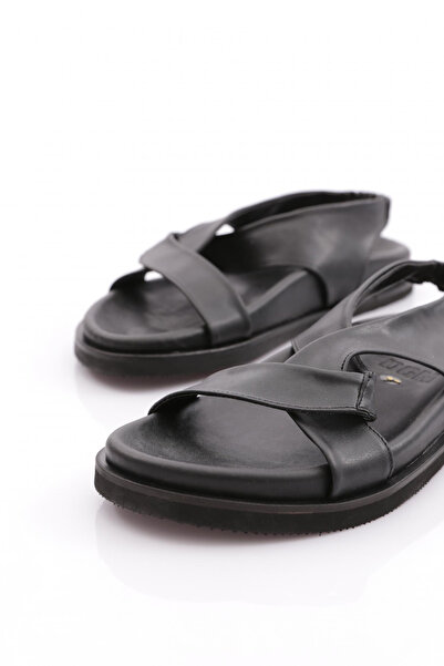 DGN Women's Black Cross Strap Sandals 41513372