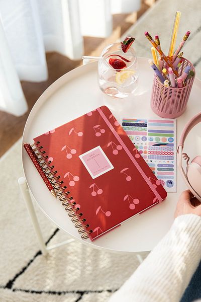 PAPERORA 17X24 Spiral Elastic Hard Cover Checkered Notepad Cherry