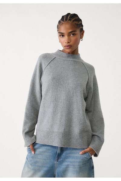 Lia Blanco's Women's Basic Knitwear Sweater