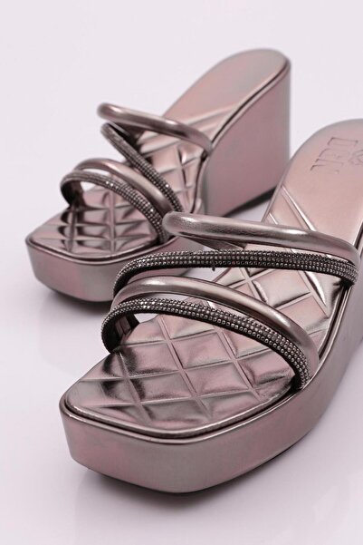 DGN 830 Papuci de damă cu talpă cu pană argintiu piatră platină