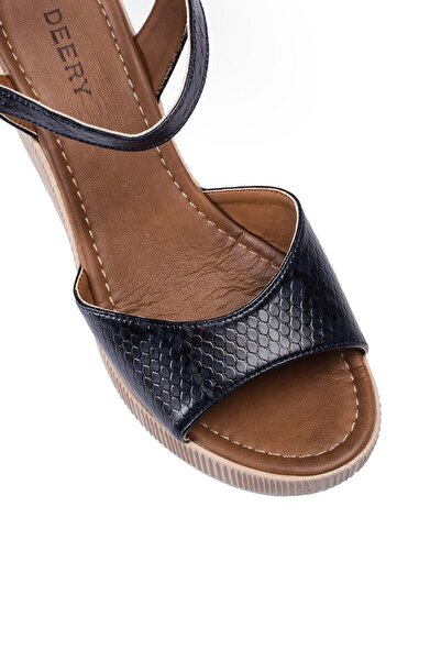 Deery Women's Navy Blue Patterned Sandals