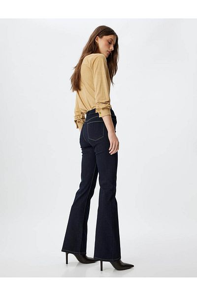 Koton Pantaloni din denim cu picior evazat, talie standard, slim fit, cu buzunar cu nasturi - Blugi evazați