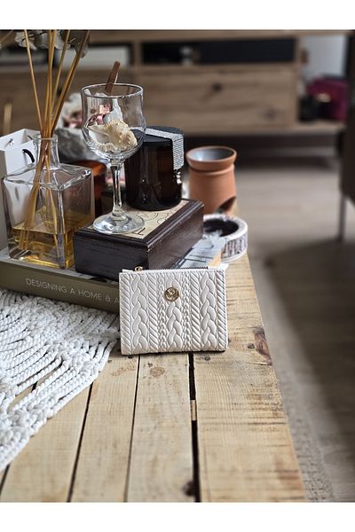 Moom Bag Γυναικείο πορτοφόλι με υφαντό τετράγωνο μοτίβο κρέμας με λεπτομέρεια θήκης για κάρτες