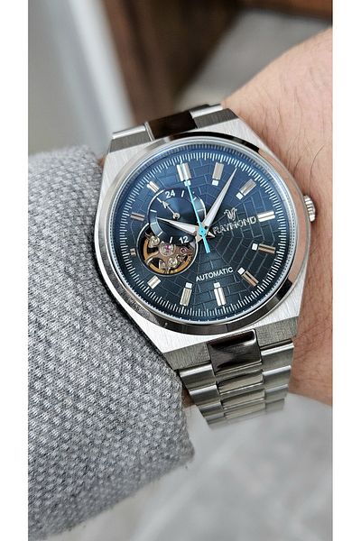 Raymond Rym- 250424   Raymond Men's Automatic Watch - Stainless Steel and Sapphire Glass - 2 Years Warranty