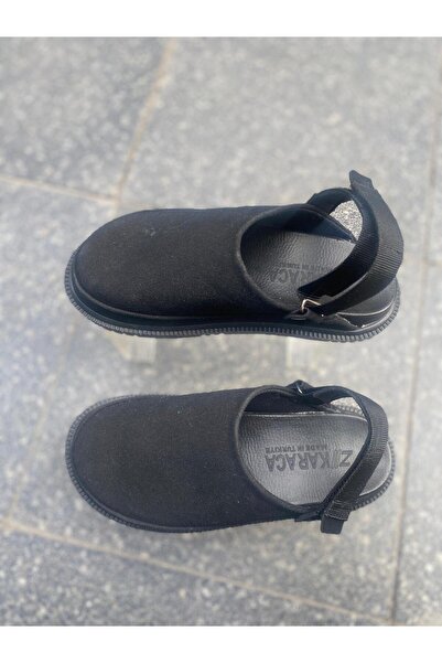 Aysun Ayakkabı شبشب بحزام جلدي من مادة خارجية سوداء للجنسين