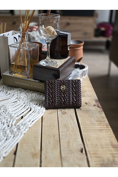 Moom Bag Women's Bitter Brown Woven Pattern Square Card Holder Detailed Wallet