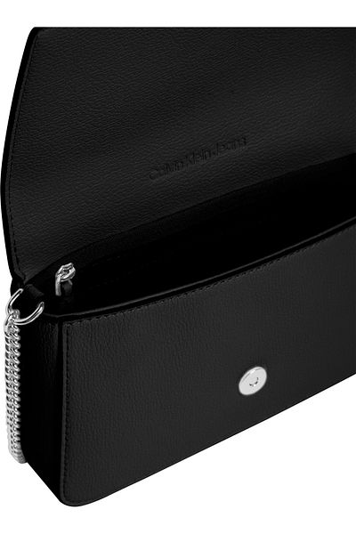 Calvin Klein Fekete Minimális Monogram Ew Flap Ph/Cb19 LV04K1027G