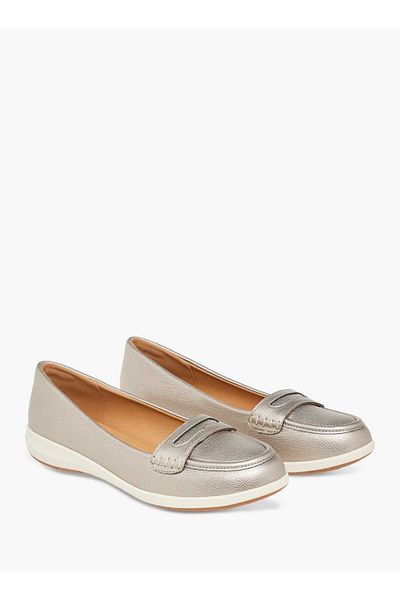 Le Confort Cutout Detail Slip-On Moccasins