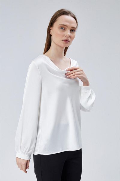 HomeStore Yaka Blouse With Delicate Details