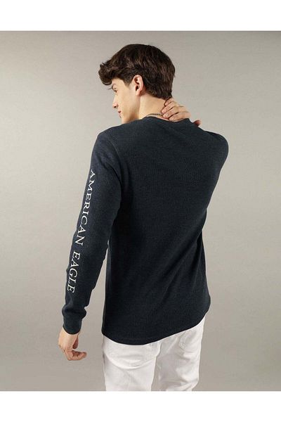 AMERICAN EAGLE تي شيرت حراري بأكمام طويلة ورسومات شعار AE