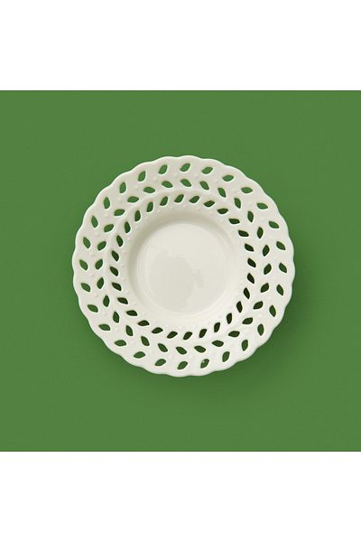 Paçi Porcelain White Tea Plate with Leaf Lace Motif