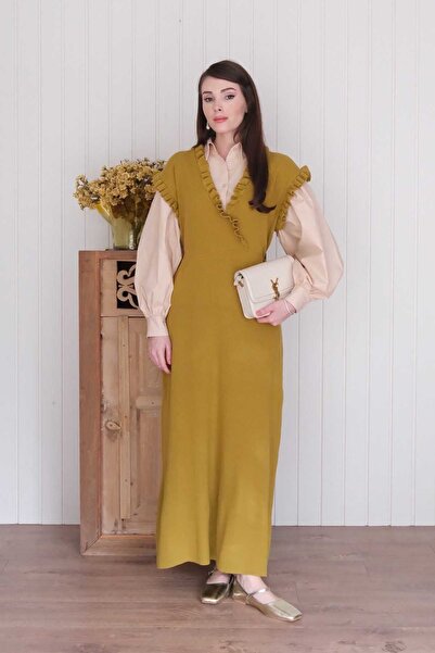 Ceylan Otantik Oil Green Ruffle Collar Gilet