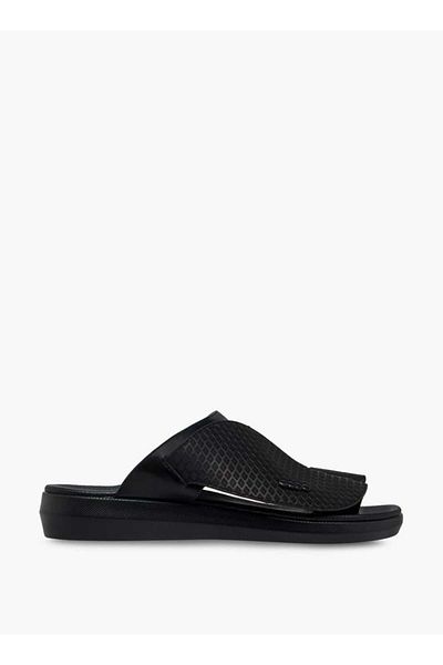 LBL by Shoexpress Textured Slip-On Arabic Sandals with Toe Loop Detail