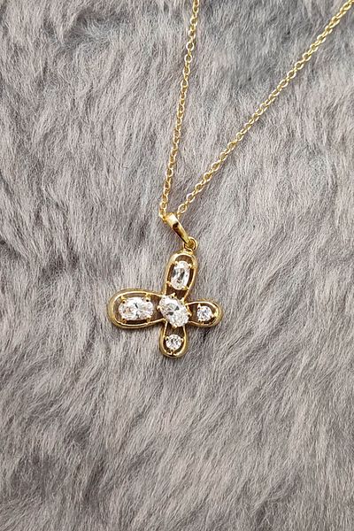 Chavin Bt12 Model Stone Detailed Butterfly Gold Necklace