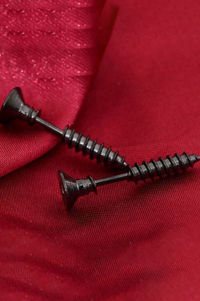 Chavin Men's Screw Shaped Black Steel Earrings Dn78