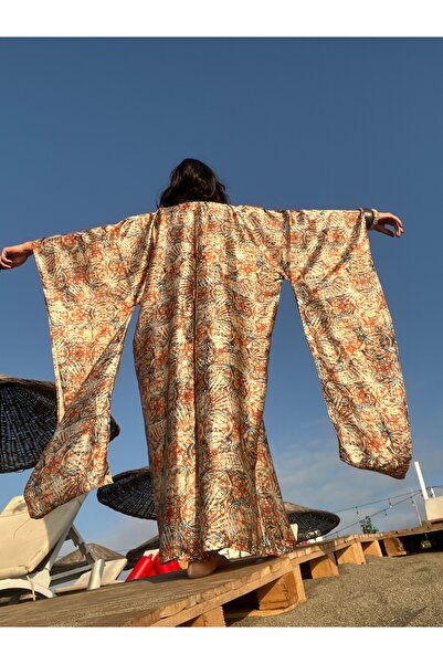 Seyhan Eraslan Japanese Kimono