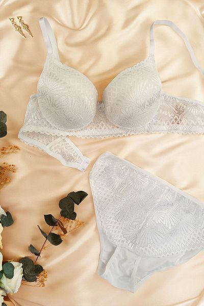 ifondi Ecru Bra Set - Lacy and Supported