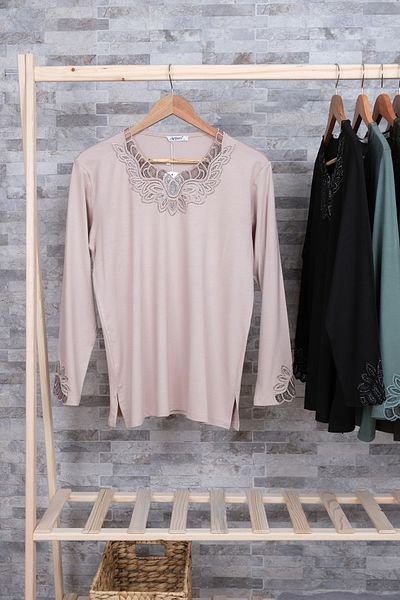 MUSTÜN Lace Collar Blouse