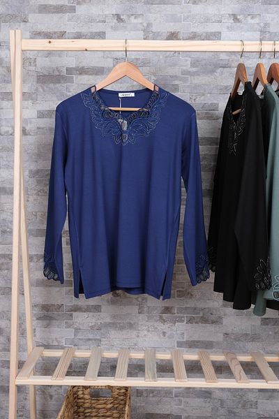 MUSTÜN Lace Collar Blouse