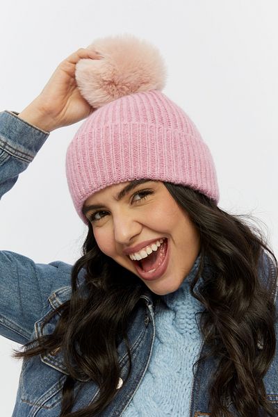 SOFT AKSESUAR Pompom Knitted Beret