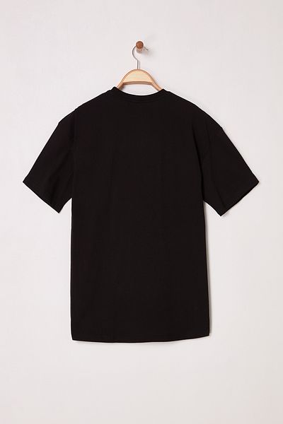 Trendyol Collection Μαύρο μπλουζάκι με λαιμόκοψη μεγάλου μεγέθους 100% βαμβάκι - TMNSS25TS00168