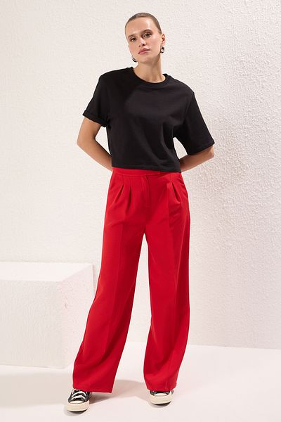 Trendyol Collection Rote Hose aus gewebtem Stoff mit weitem Bein und weitem Bein TWOAW22PL0066