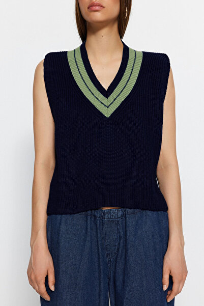 Trendyol Collection Светр з V-подібним вирізом Suveter TWOAW21BZ0135