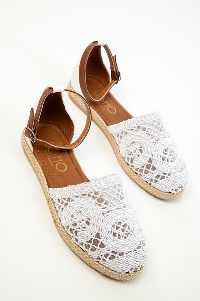 SOHO Weiße Damensandalen 15046