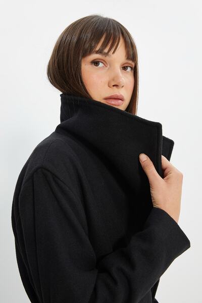 Trendyol Collection Black Belted Wide Cut Oversize Wide Collar Stamp Coat TWOAW22KB0085