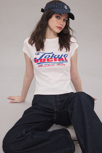 Trendyol Collection Μπλουζάκι Colorblocked Pink Slogan με στάμπα που εφαρμόζει στο σώμα - TWOSS25TS00094