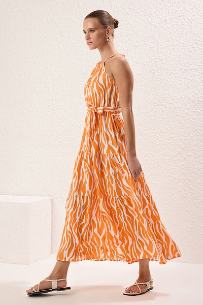 Trendyol Collection Orangefarbenes Maxikleid mit Neckholder – Shally Shift, Neckholder TWOSS24EL00872