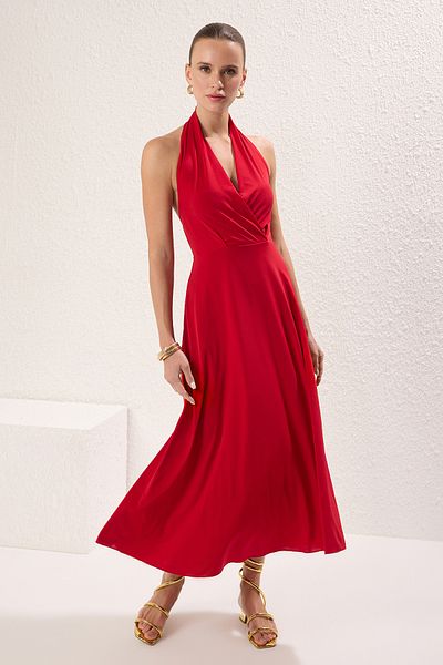 Trendyol Collection Pöttyös piros maxi kötött ruha - ráncolt részlet TWOSS25EL00367