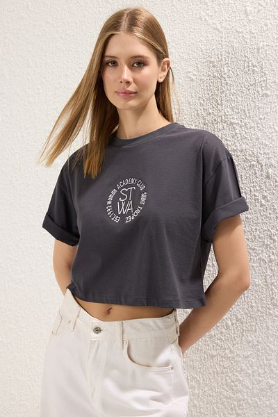 Trendyol Collection Anthracite Embroidery Crop Crew Neck T-Shirt - 100% Cotton Twoss23Ts00229