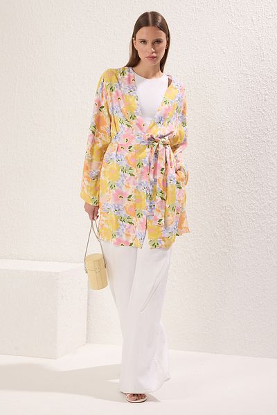 Trendyol Modest Mehrfarbiger, floral gemusterter Kimono und Kaftan mit Bindedetail und Taschen TCTSS21KK0004