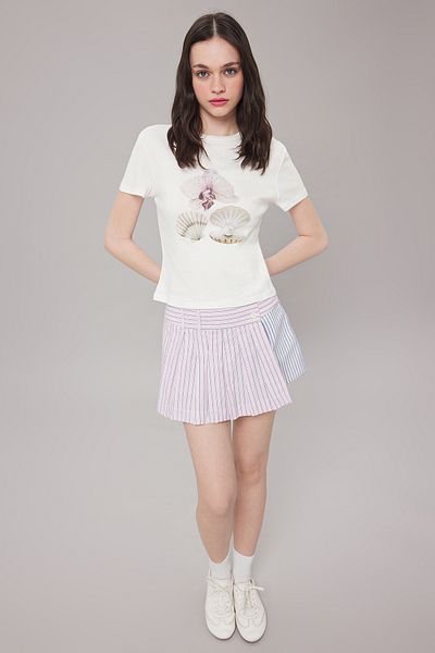 Trendyol Collection Ecru bedrucktes, körperbetontes T-Shirt – TWOSS25TS00108