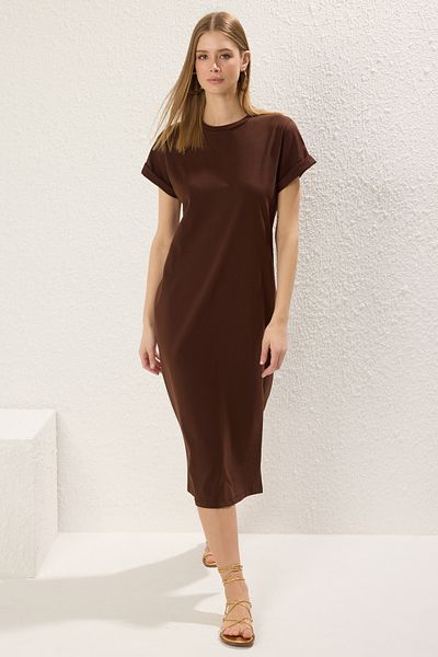 Trendyol Collection Καφέ βαμβακερό μπλουζάκι φόρεμα με σχισμή λεπτομέρεια - Relaxed Fit TWOSS24EL00140