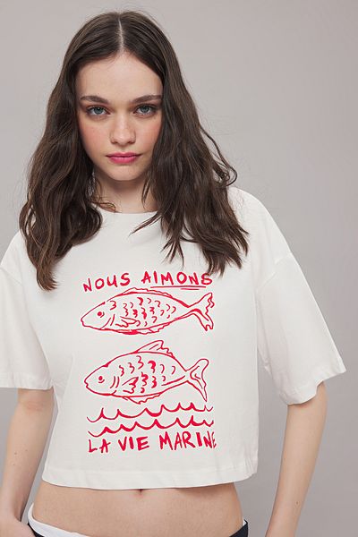 Trendyol Collection Ecru 100% Cotton Relaxed/Comfortable Fit Crop Printed Knitted T-Shirt Twoss25Ts00080