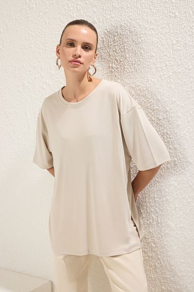 Trendyol Collection Mehr haltbares Modal-Gewebe – breite Passform, gestricktes T-Shirt TWOSS25TS00125