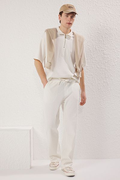 Trendyol Collection Ecrufarbene, weit geschnittene, strukturierte Jogginghose mit weitem Bein