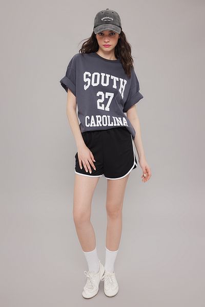 Trendyol Collection Black Color Block Stripe Detailed Elastic High Waist Knitted Shorts Twoss25Sr00051