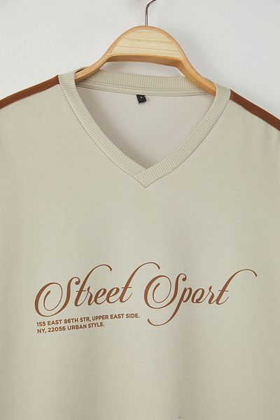 Trendyol Collection Φούτερ με λαιμόκοψη σε σχήμα V με φαρδιά κοπή Stone Color Sustainable - TMNAW25SW00208