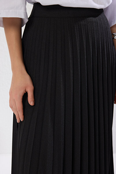 Trendyol Modest Redős fekete szőtt szoknya - TCTSS24EE00010